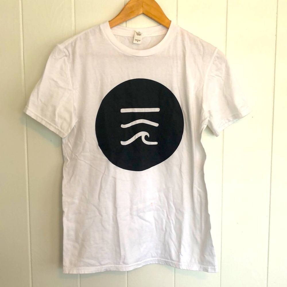 ALOHA GOT SOUL black and white t-shirt
